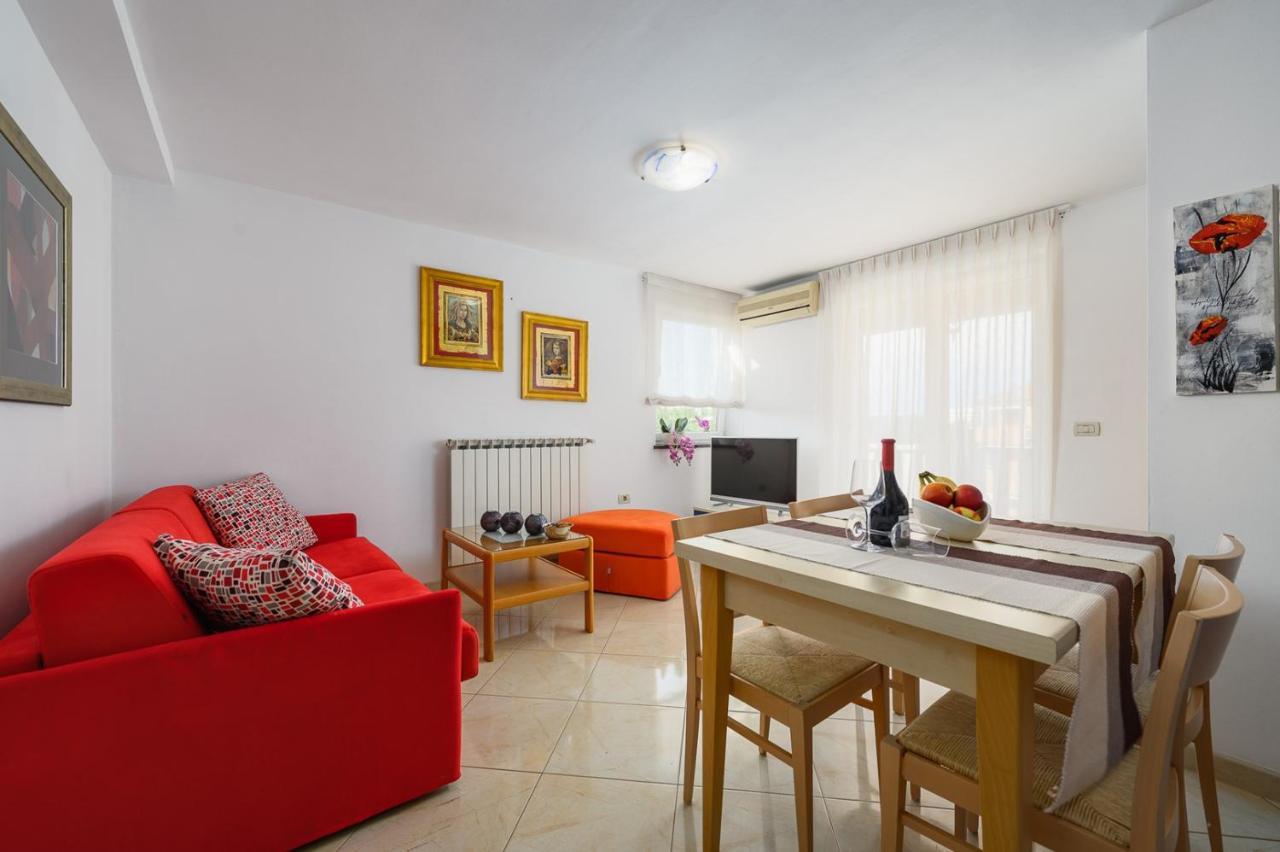 House With Apartments Dragica أوماغ المظهر الخارجي الصورة